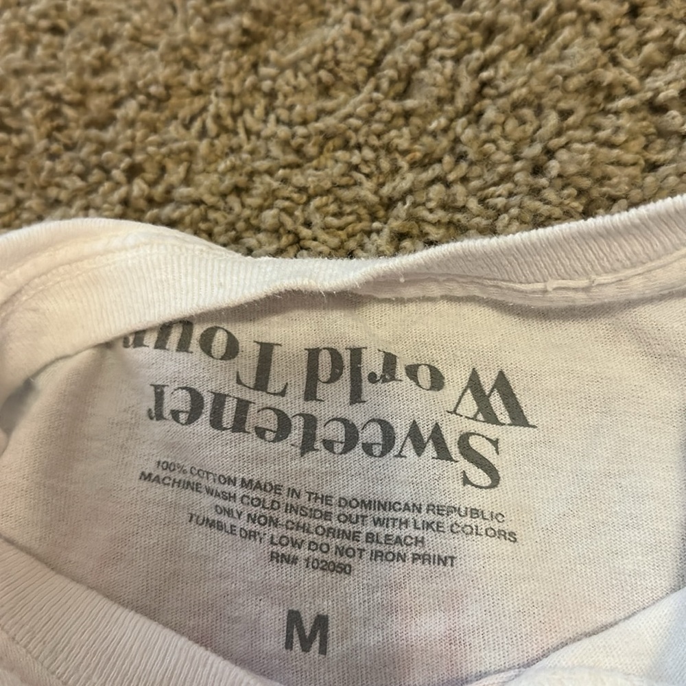 Ariana Grande concert tee - Picture 3 of 4
